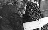 Мария Евдокимова с матерью, 1970